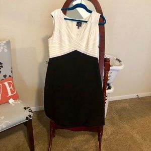 NWT Adrianna Papell black and white classic dress